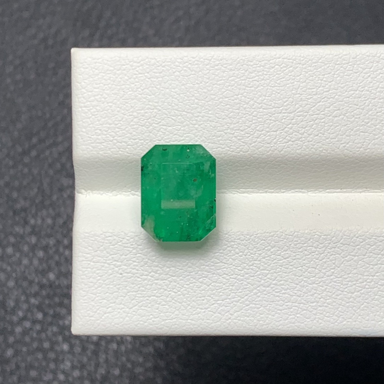 4.90 Ct Natural Pakistan Emerald – Vivid Green color Loose Gemstone