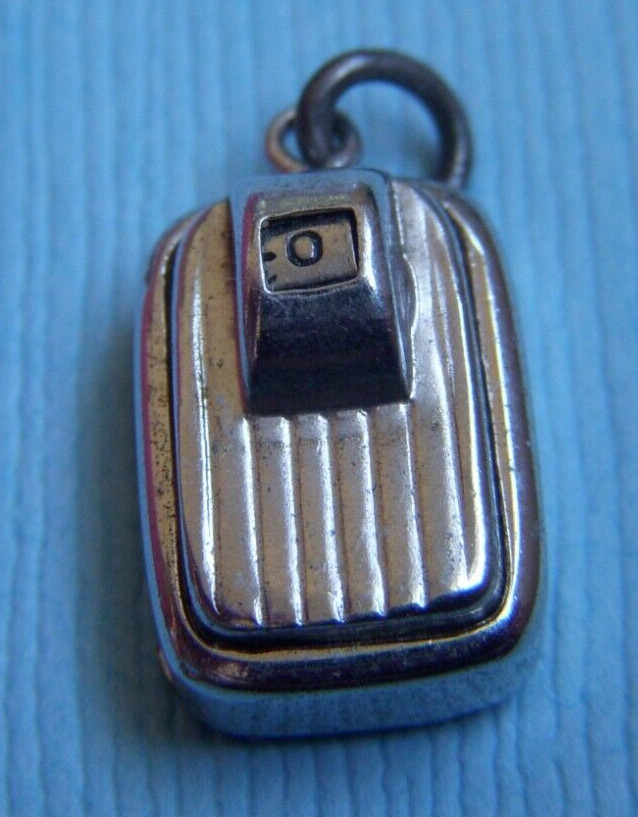 Vintage Wells bathroom scale sterling charm