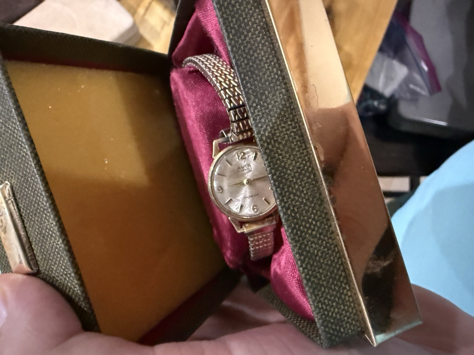 Avia Women’s Analog Dress Watch Silver Dial Stick Indices Metal Box