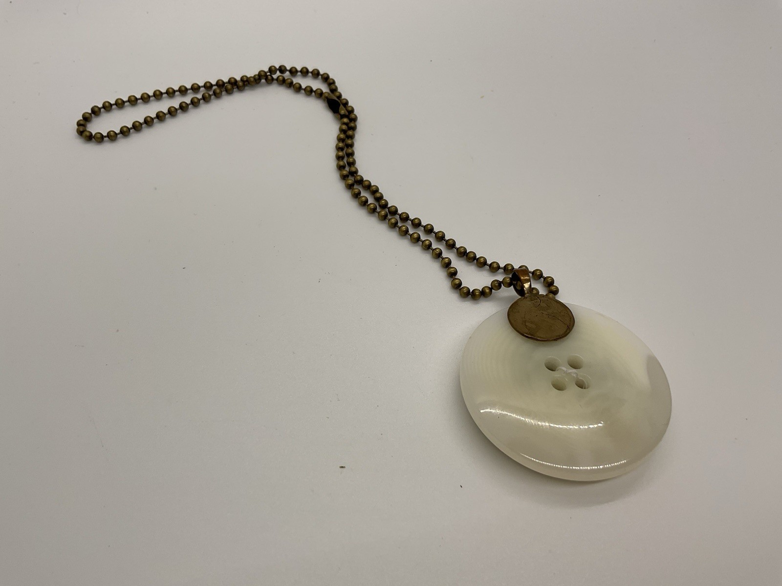 White Round Charm Pendant Necklace Bronze-Tone Plastic Ball/Bead Chain