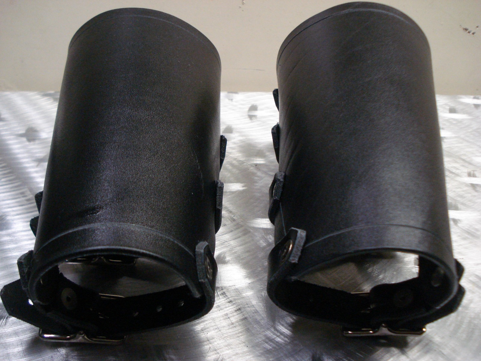 Leather Unisex Plain Gauntlet.THRASH METAL.(MDLUG0262)…..DEMOLITION HAMMER
