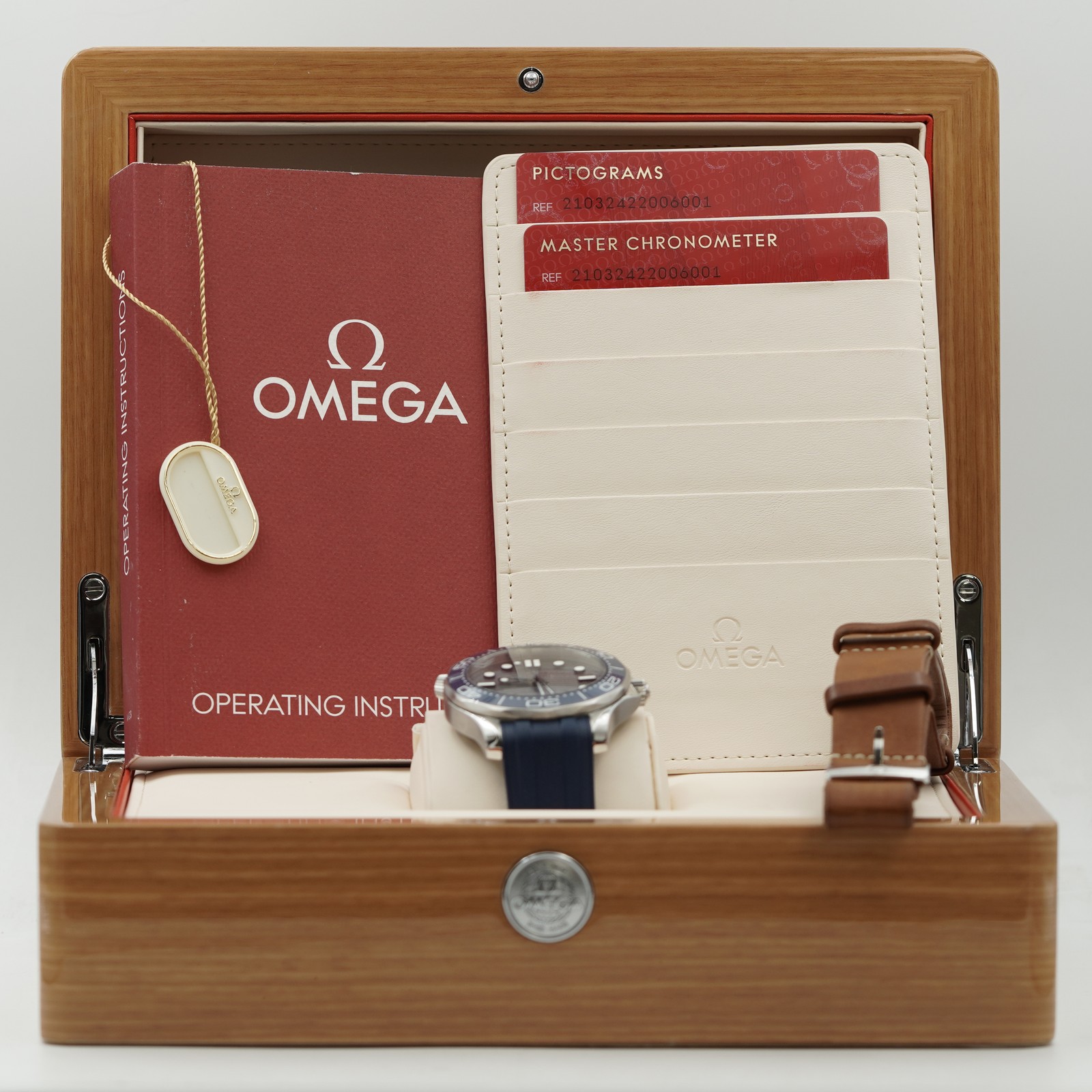 Omega Seamaster Pro Diver 300M 210.32.42.20.06.001 Silver B&P