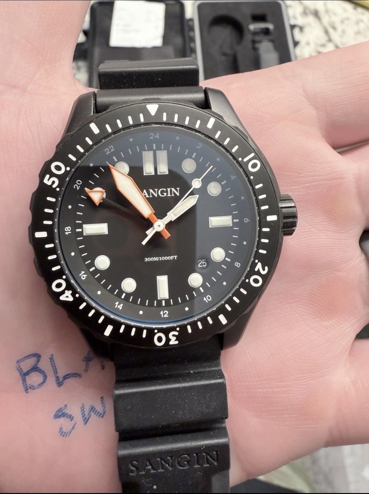 Sangin Instruments Professional DLC Matte Divers bezel with straps