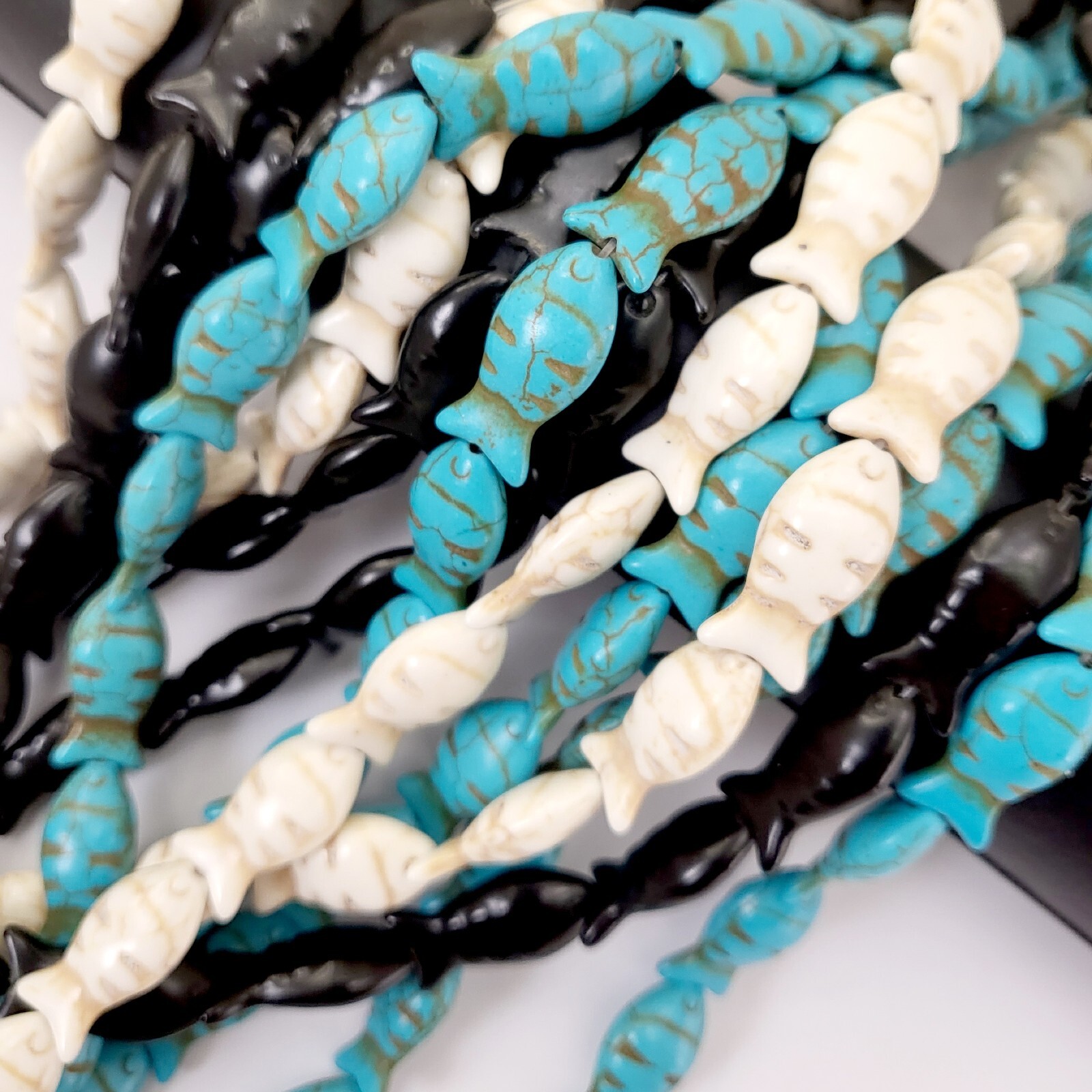 Zuni Fish Bead Charm Animal Beads Howlite Turquoise Carved 15″ Strand