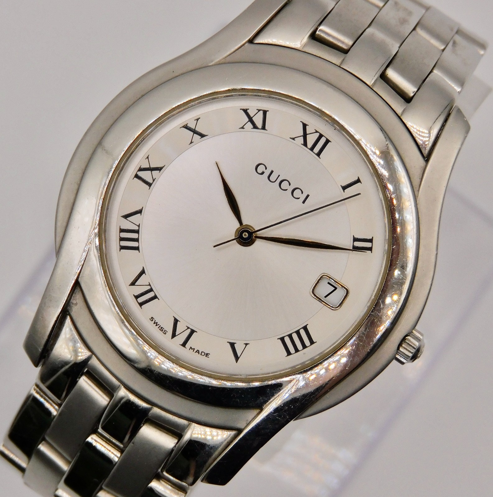 GUCCI 5500M White Roman Dial Quartz Men’s Watch Date Swiss Made