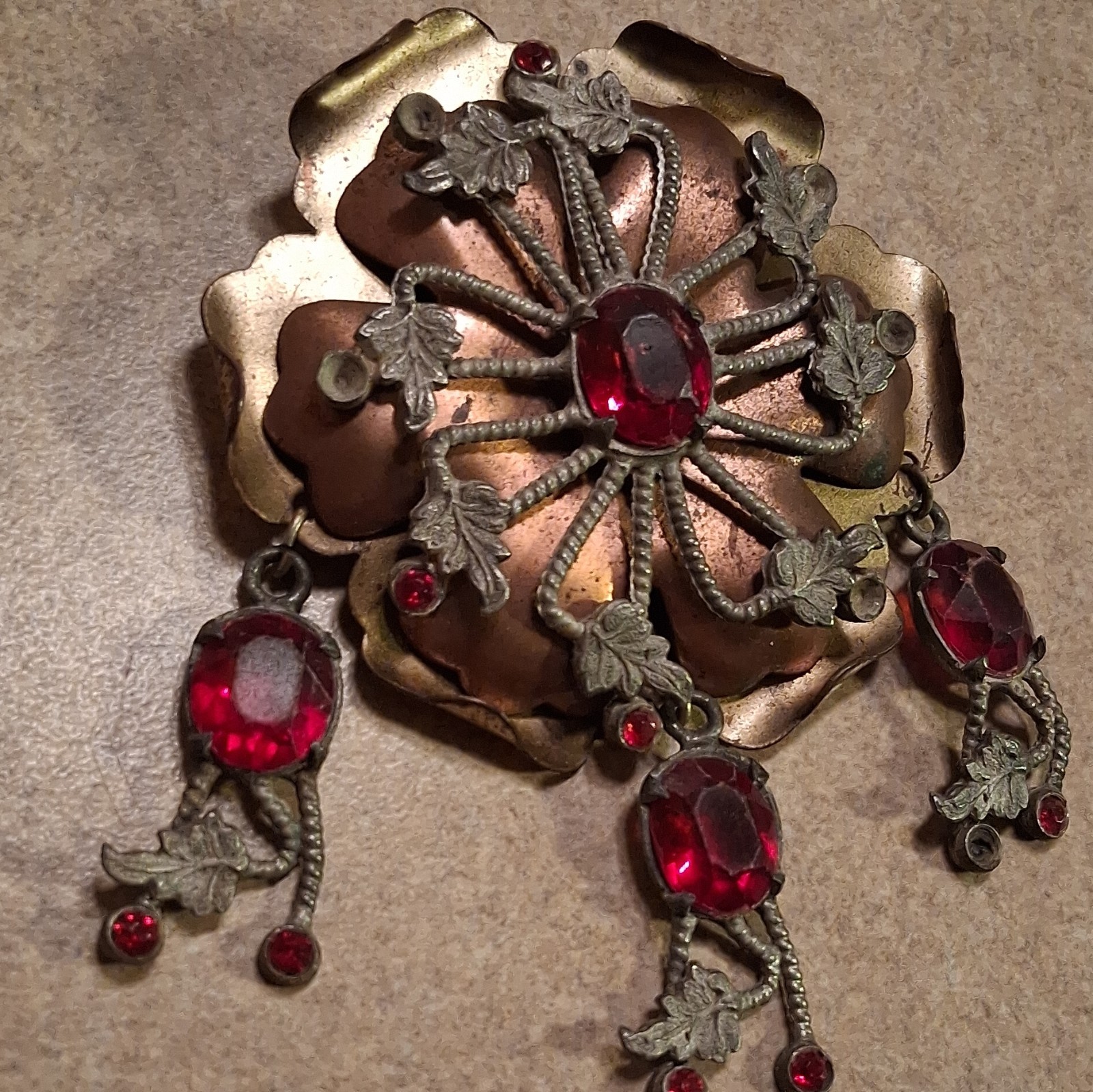 Fred Gray Corp. signed floral flower brooch pin gold tone red oval rhinestone