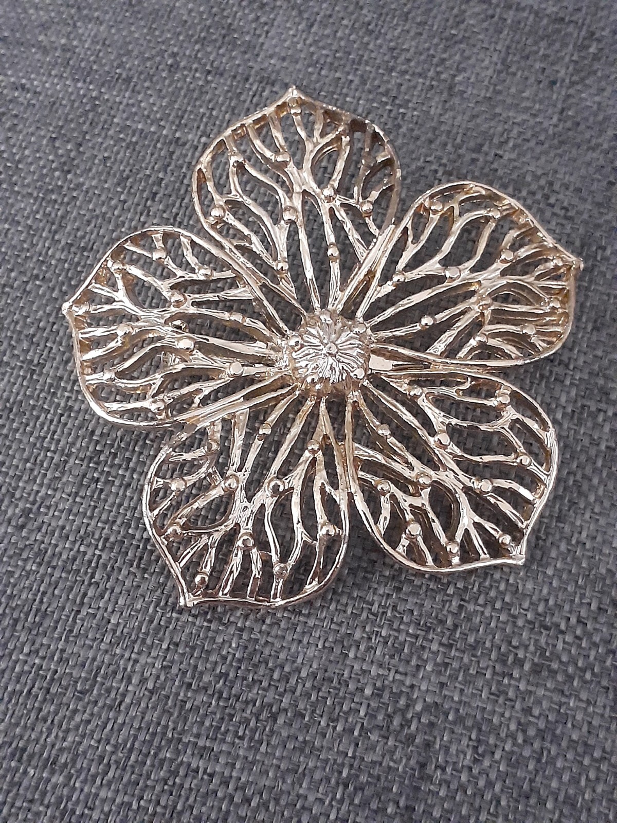 Vintage GERRY’S Open Work Floral Flower Silver Tone Brooch Pin