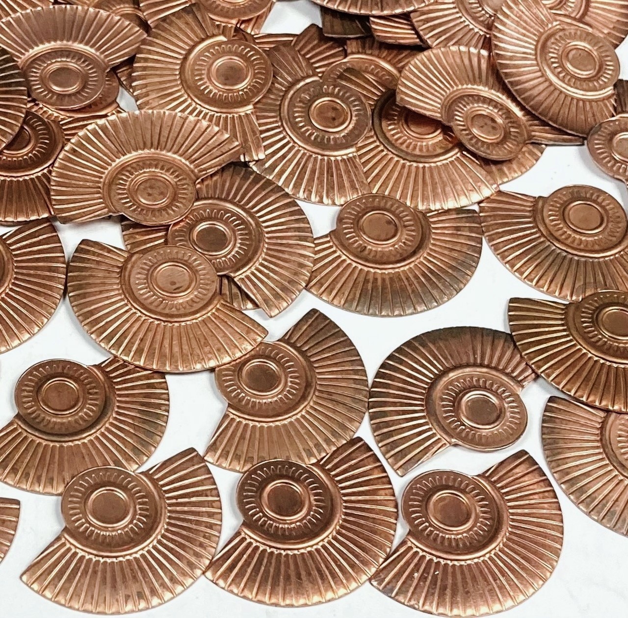 6 VINTAGE GROOVED DECO HALF CIRCLE 40mm COPPER COATED STEEL SETTING FINDINGS N18