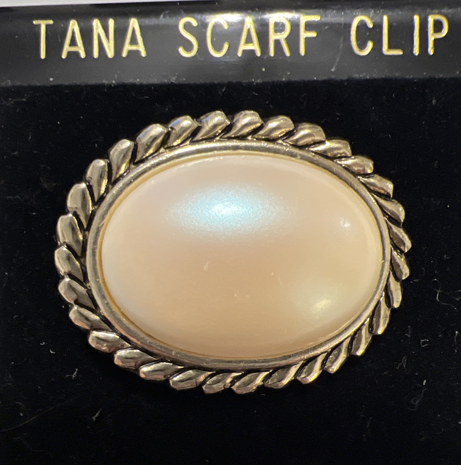 Vintage Tana Scarf Clip Gold Tone Filigree Faux Pearl Signed Stunning✨