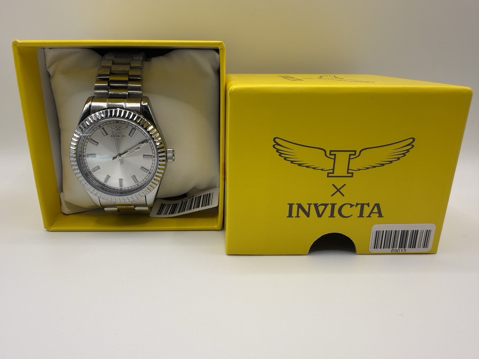 Invicta Specialty (69013) Men’s 40mm – Silver Tone Stainless Quartz Watch – NEW