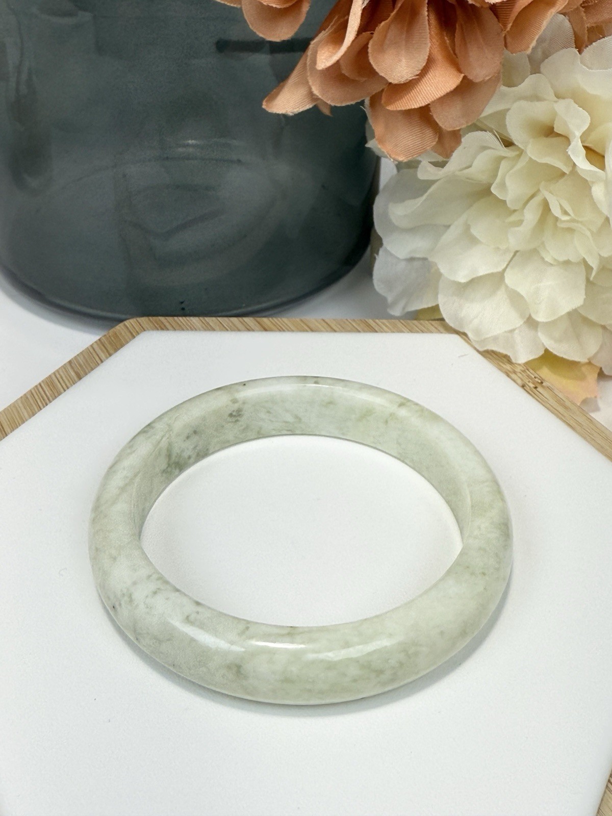 Xiu Jade Hard Bangle Size: 57MM Width: 12.4MM