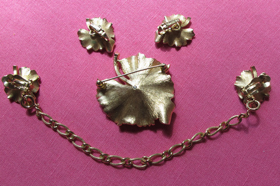 Crown Trifari Alfred Philippe Bug Pin+Clip+Sweater guard Brushed Gold set FREE H