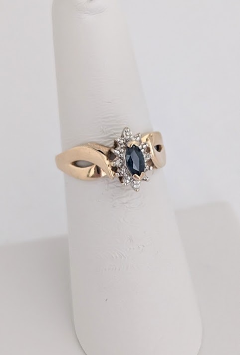 Sapphire & Diamond Ring 10K Gold 2.7 Grams Retail Price $1199 Make Me An Offer!