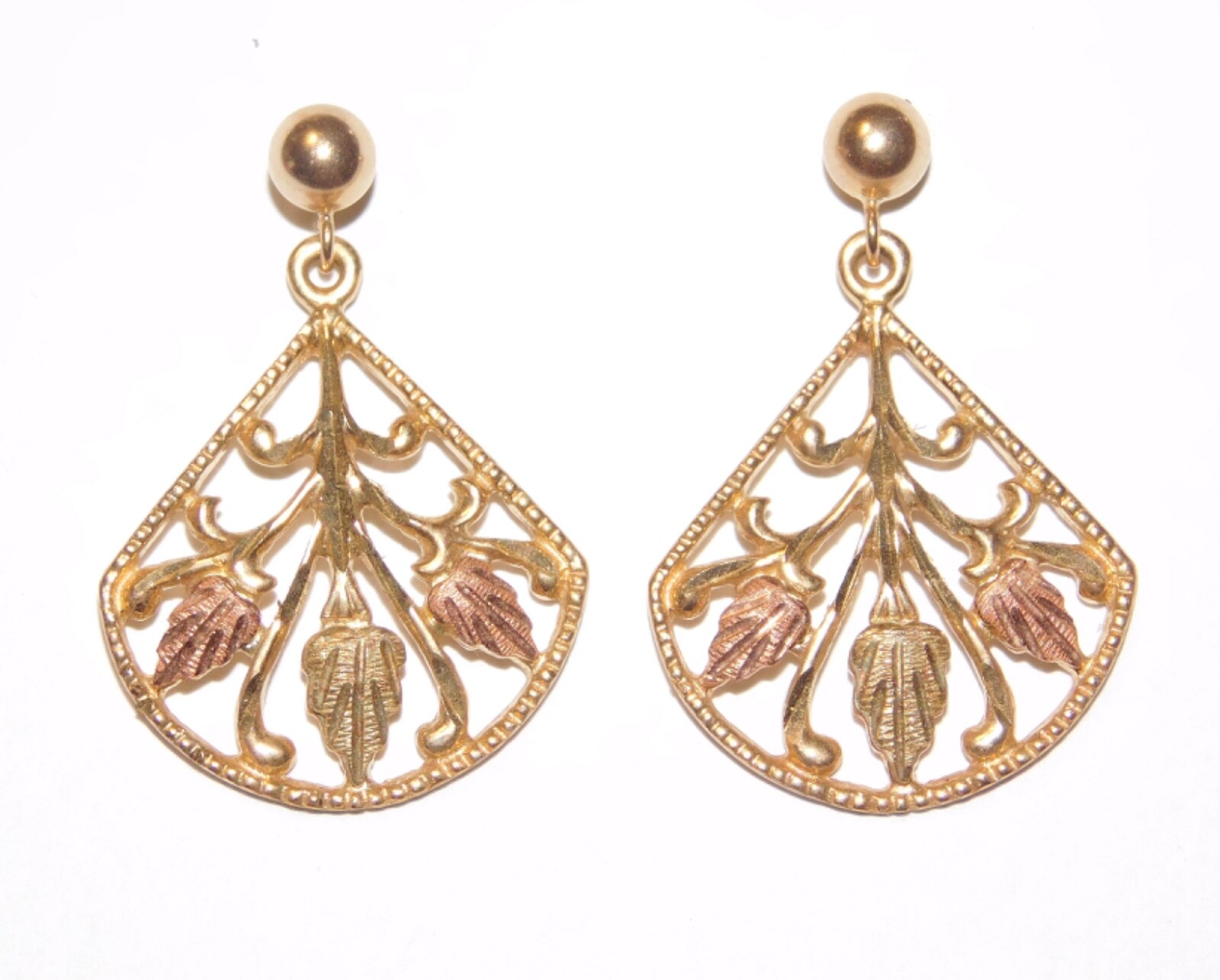 Black Hills Gold 10k 12k Fan Shaped Multiple Leaves Earrings Dakota Gold