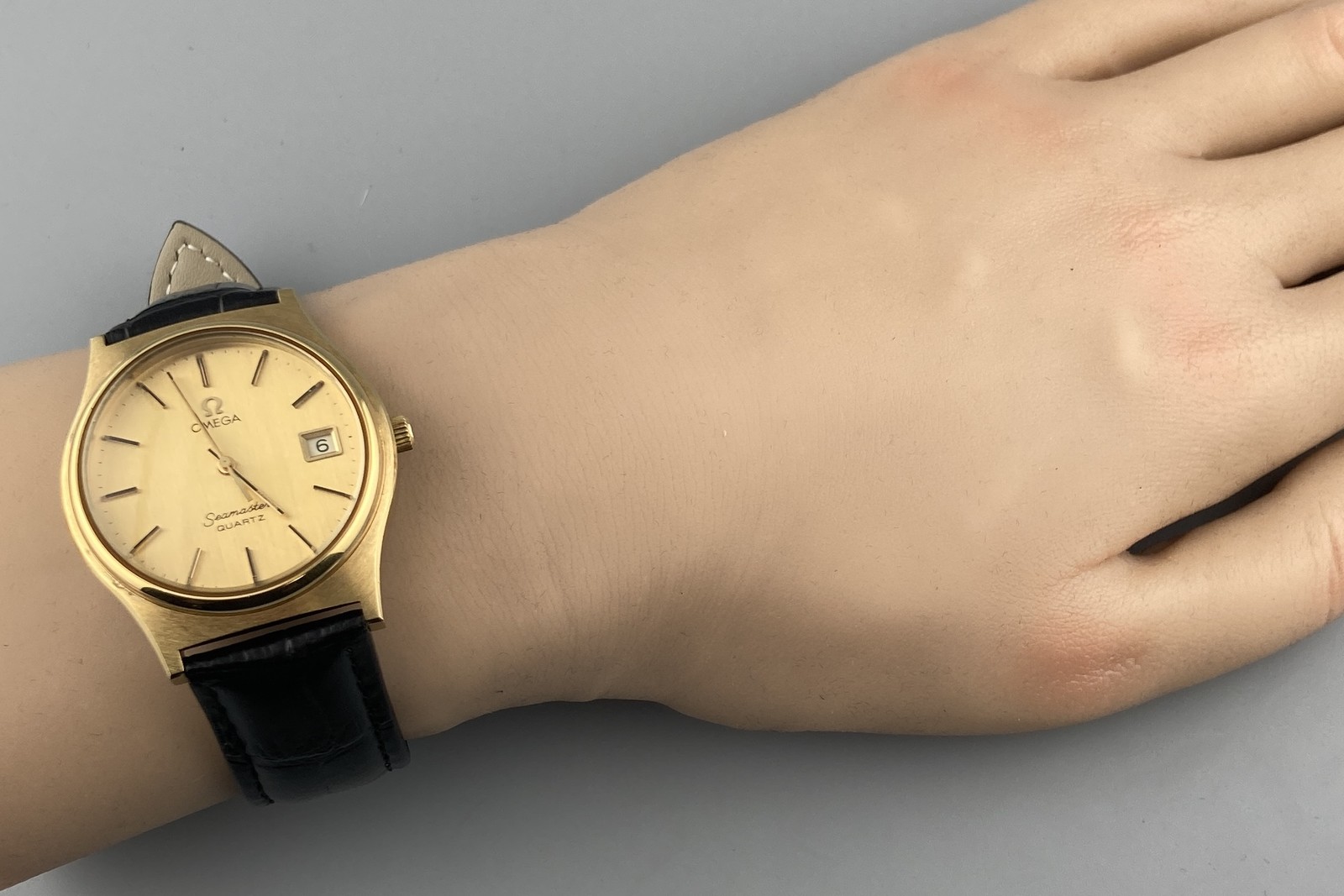 [Near MINT] OMEGA Seamaster Cal.1342 Push Crown Quartz Men’s Watch From JAPAN
