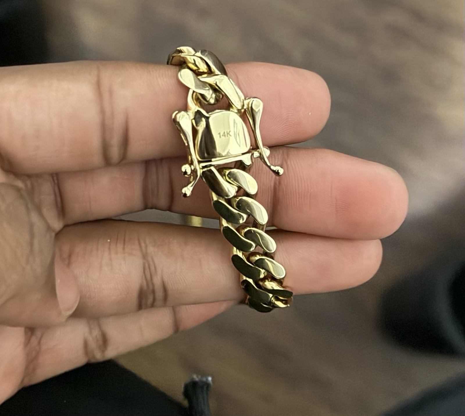 Men’s 14K Gold plated Cuban Link Chain Bracelet with fancy Clasp Closure, Signed