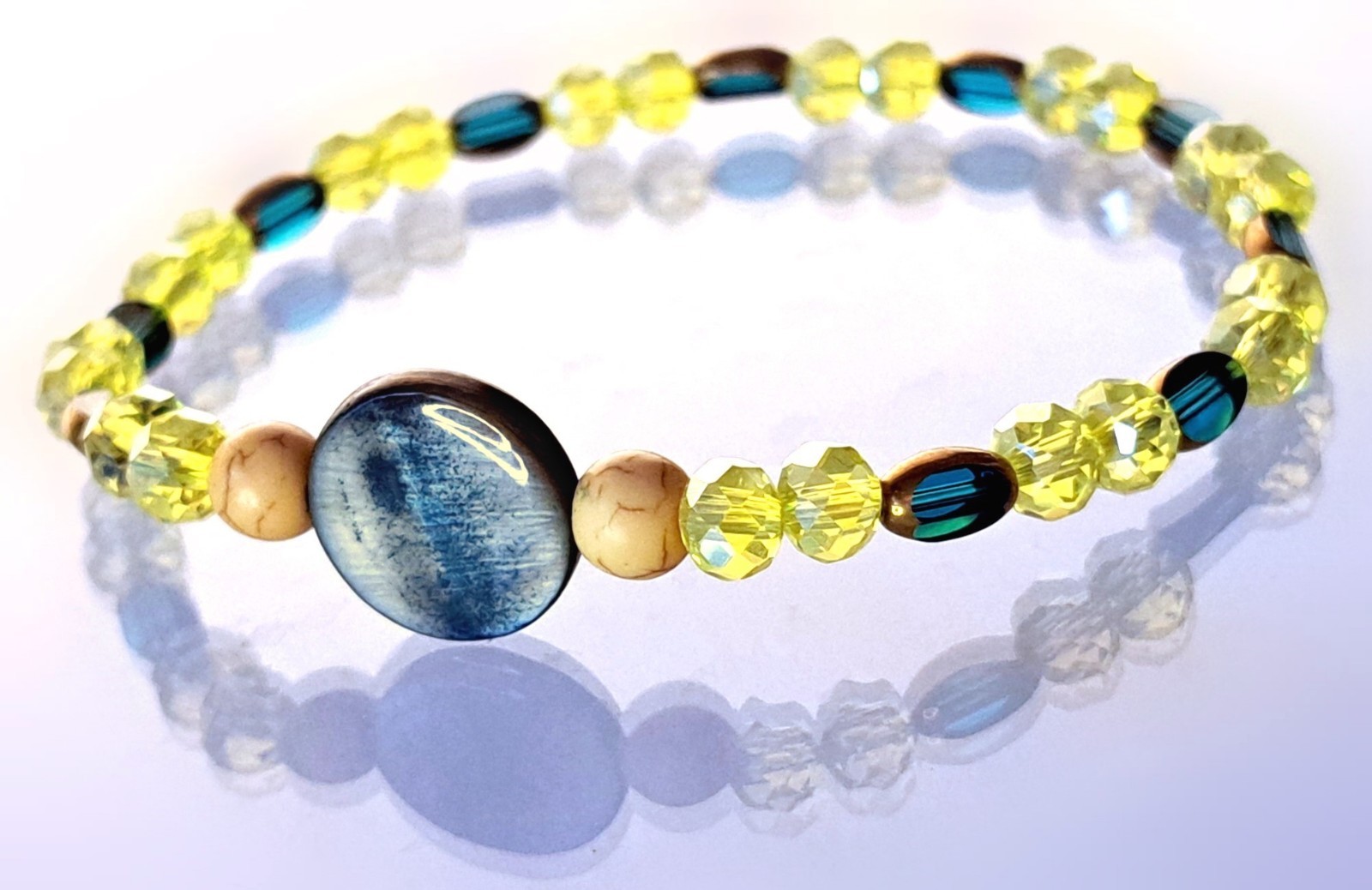Handmade Golden Crystal-Glass Bracelet – 18.25 cm / 7.2 in Stretch Fit
