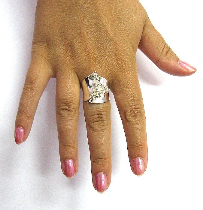 Extravagant Sterling Silver Ring Stamped Solid 925 Perfect Quality Empress