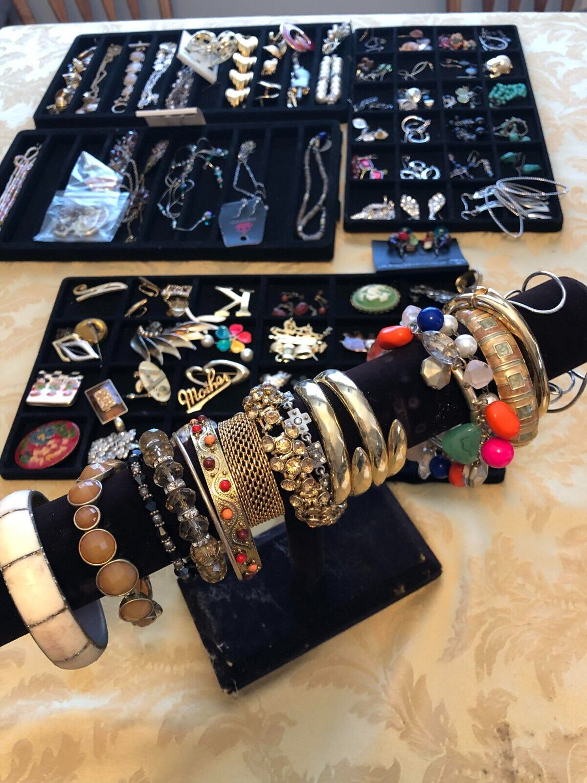 1/2 Pound Vintage To Modern COSTUME JEWELRY Lot. All Wearable!! Beautiful Pieces