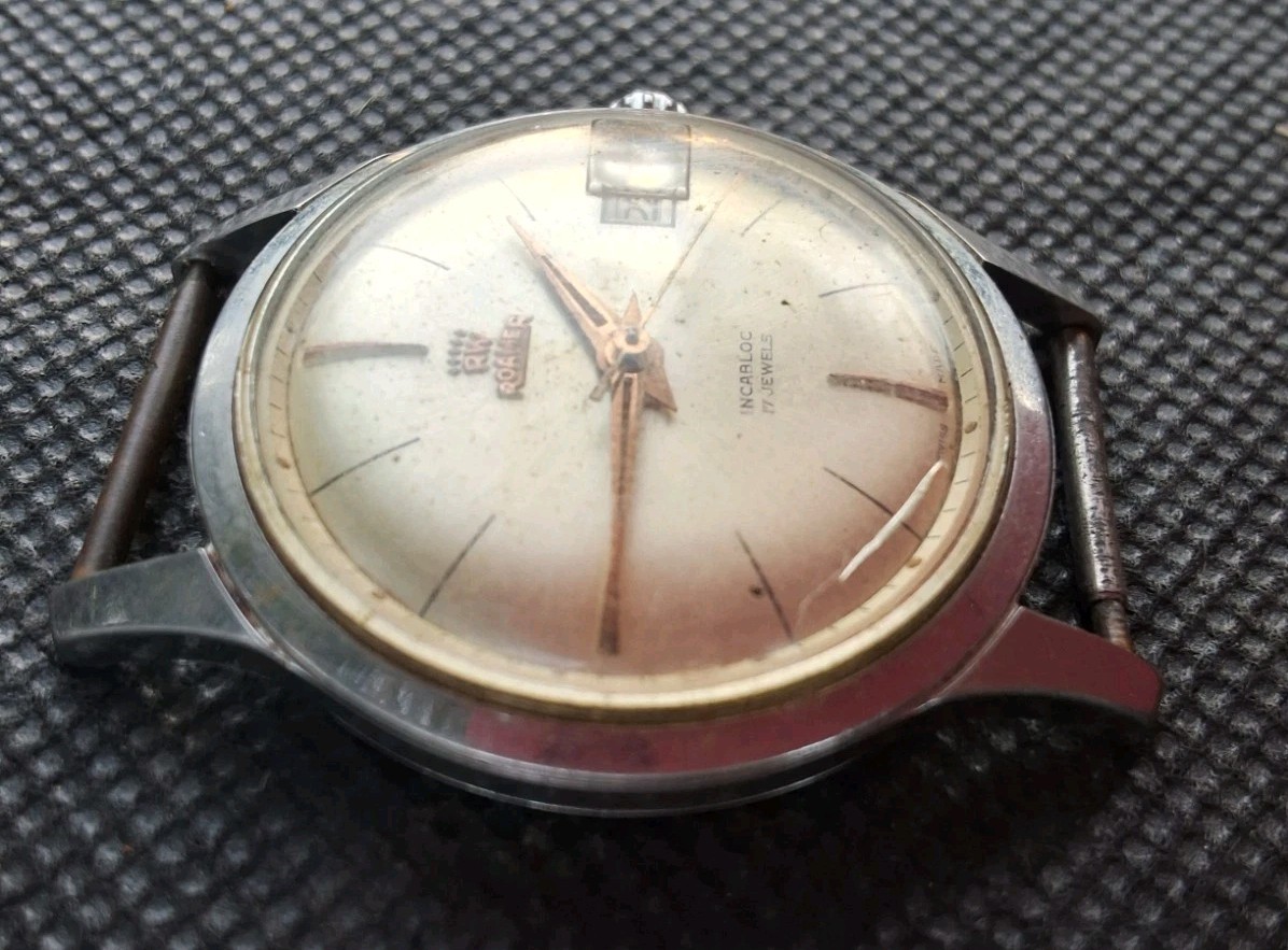Vintage Roamer Manual Wind Date 17 Jewels Swiss Made Wrist Wrist Watch 35 mm.