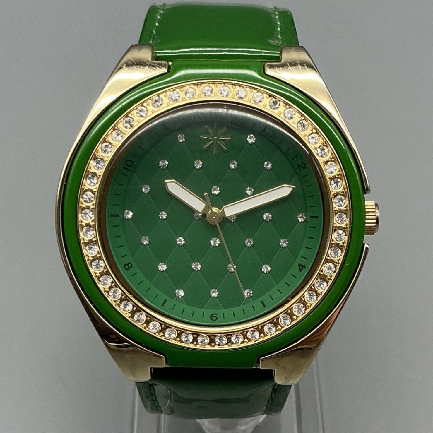 Isaac Mizrahi Live Womens Watch 40mm Green Dial Crystals Gold Tone New Battery