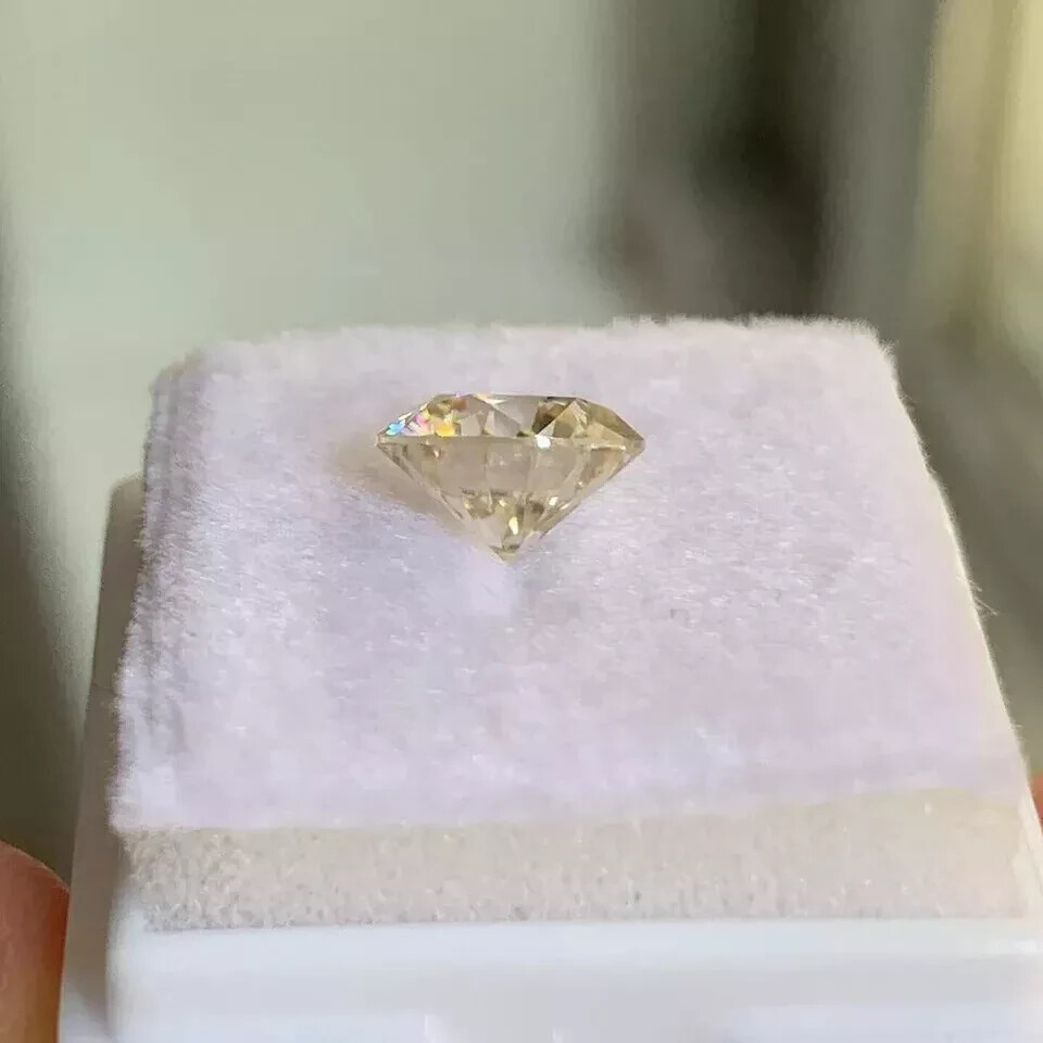 2 Ct Natural Yellow Diamond 8.50 mm Round Cut VVS1 D Grade GDGL Certified A23