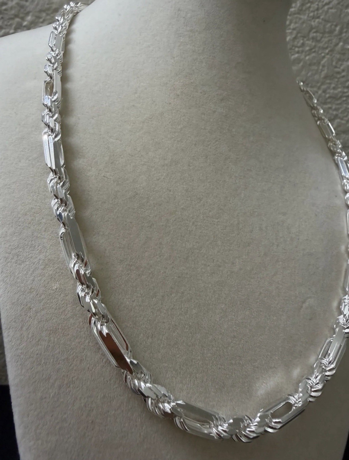 20 inch 5.5mm – 925 Sterling Silver Milano (Figarope) Chain