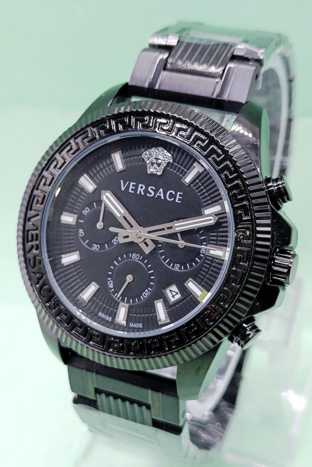 Fantastic Versace Chronograph Date Indicator Analog Men’s Wrist Watch