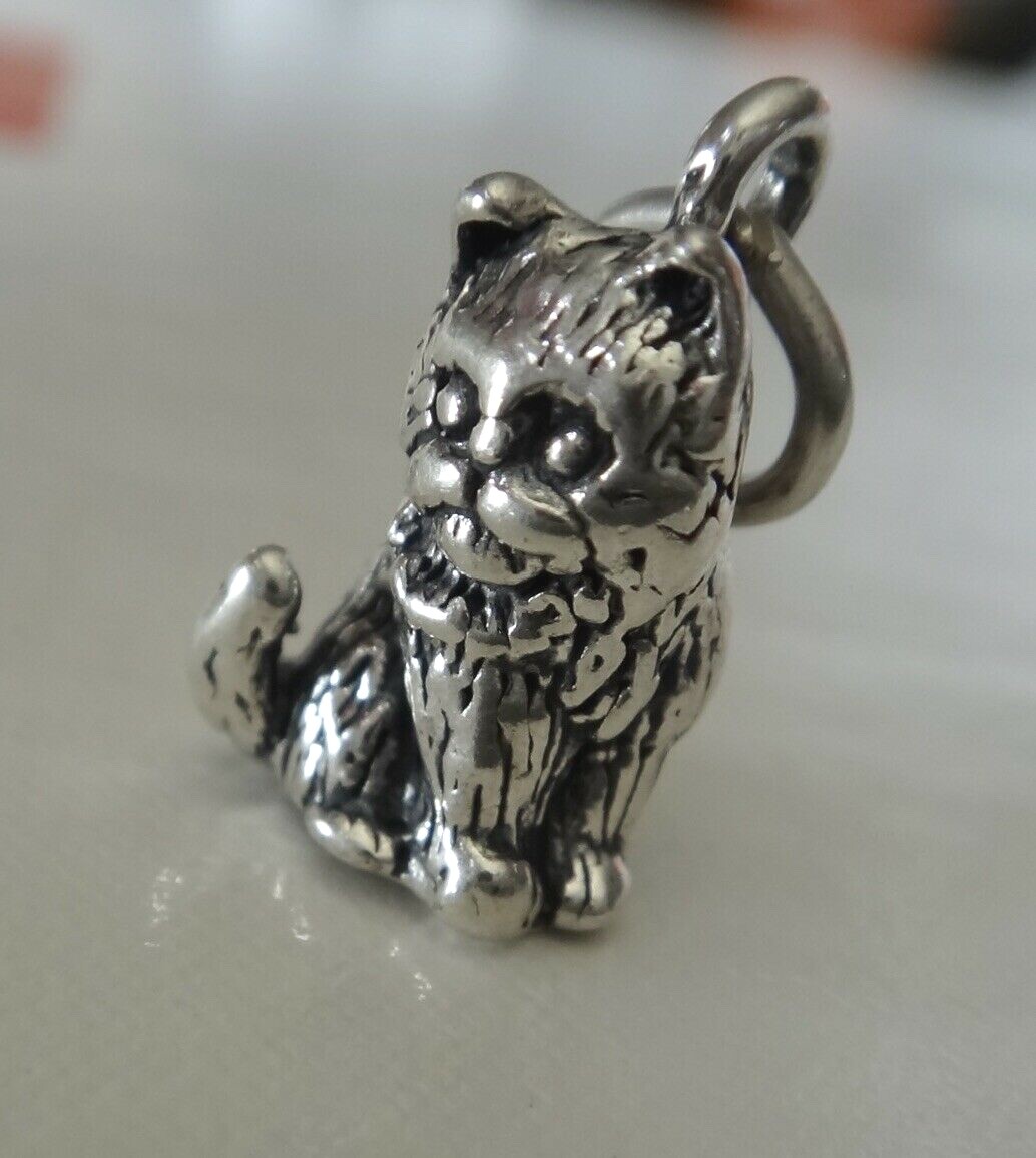 Sterling Silver 3D 12x7mm 2 gram Sitting Cat Pretty Face Charm!