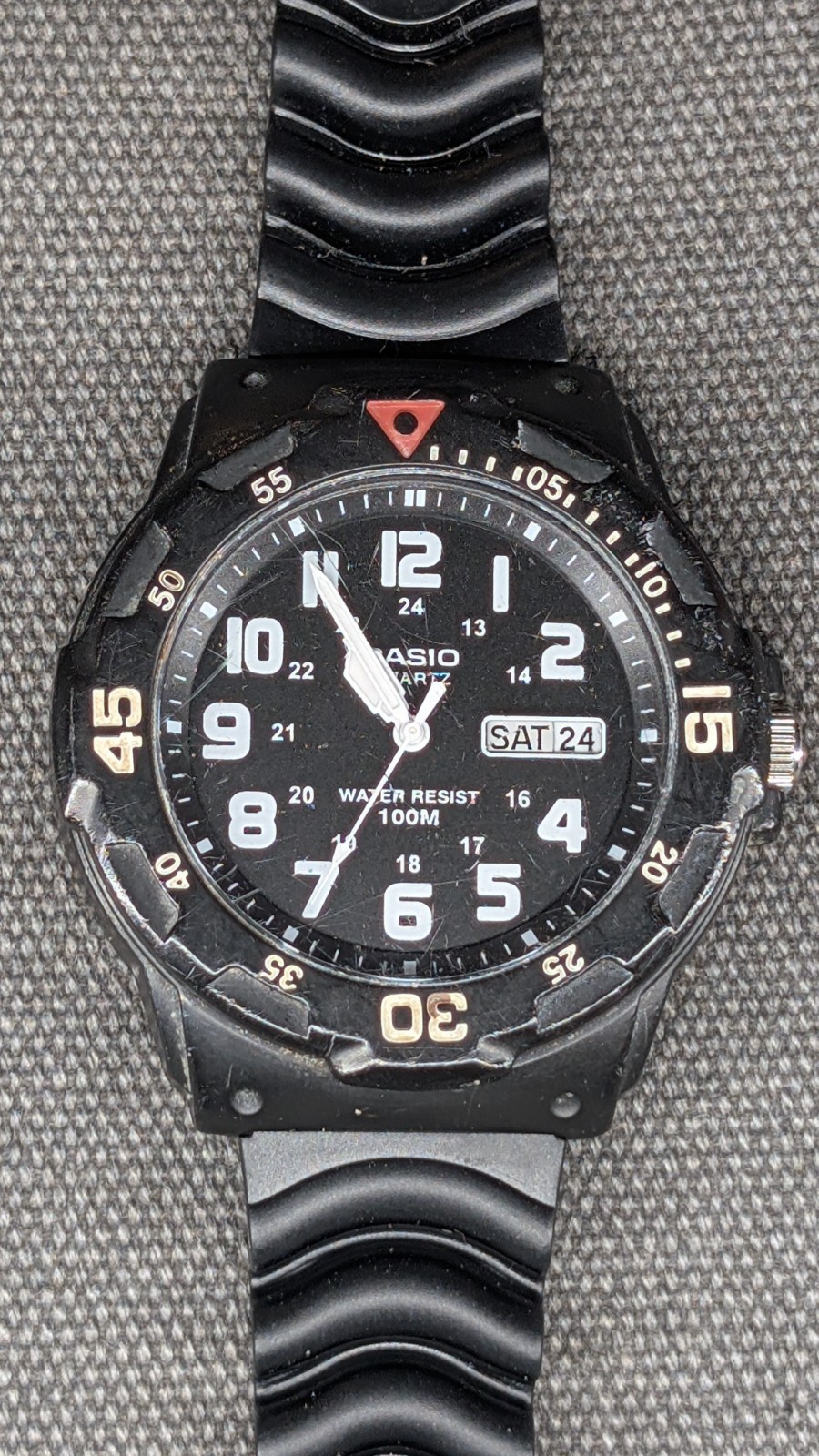 Casio Dive Watch Men 43mm Black Dial Black Tone Round Daydate MRW-200H New Batt