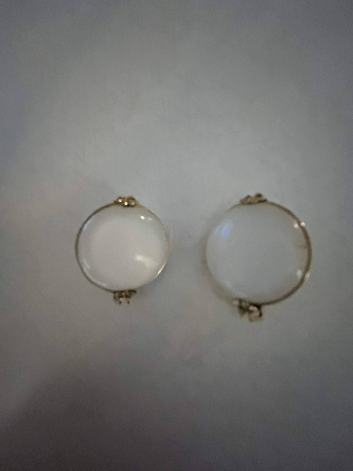 Vintage White Iridescent Glass Hillcraft Slide Earrings Gold Tone EUC