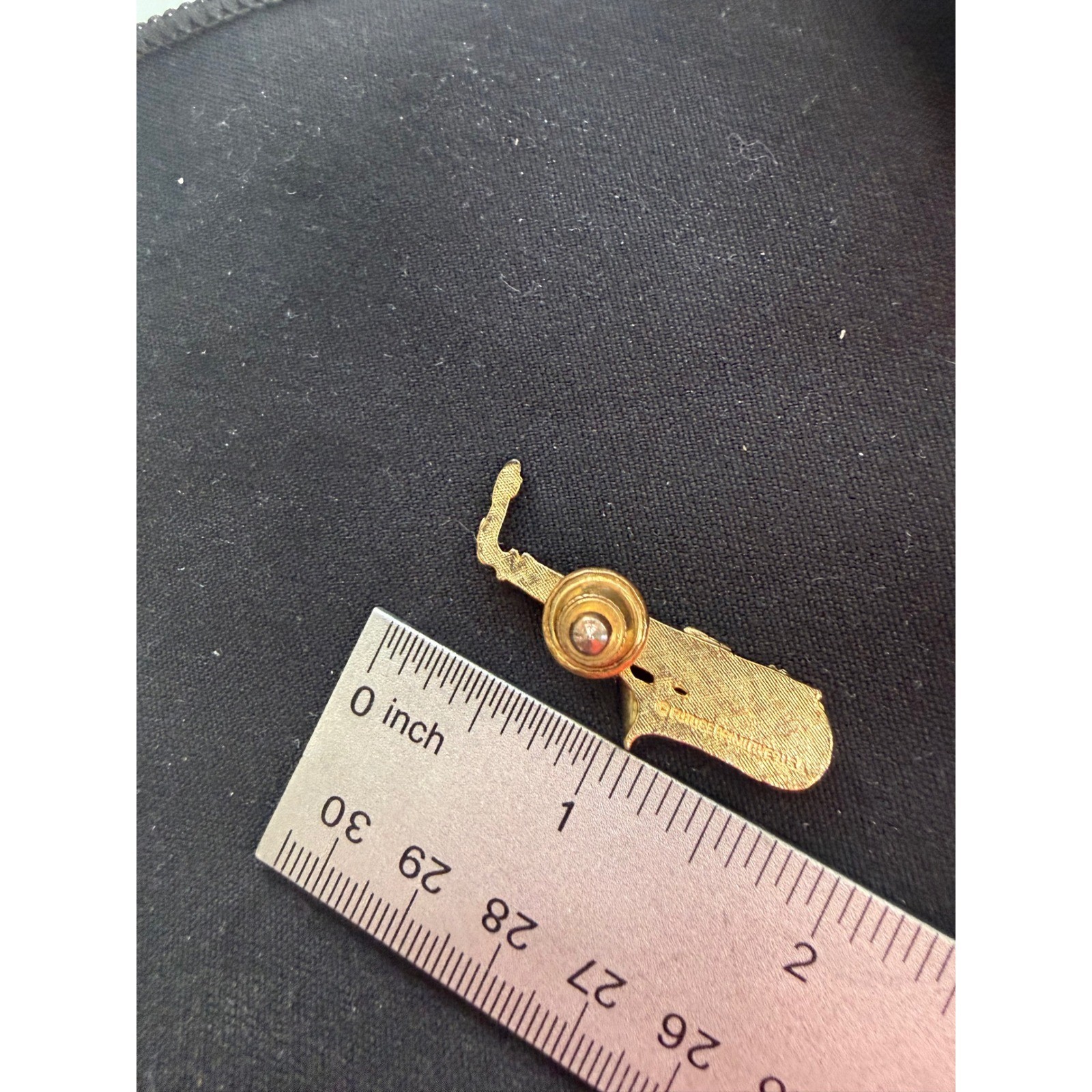 Vintage Future Primitive USA Saxophone Bar Pin Gold Tone Music Jazz