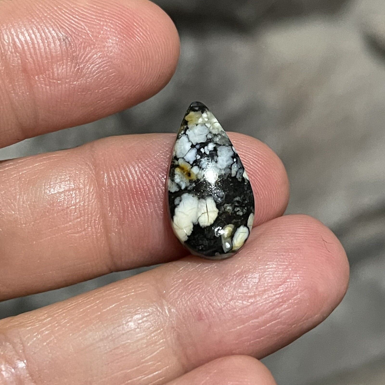 5.6ct 20×10.7x4mm White Moon Hubei Turquoise Teardrop Cabochon Loose Gem