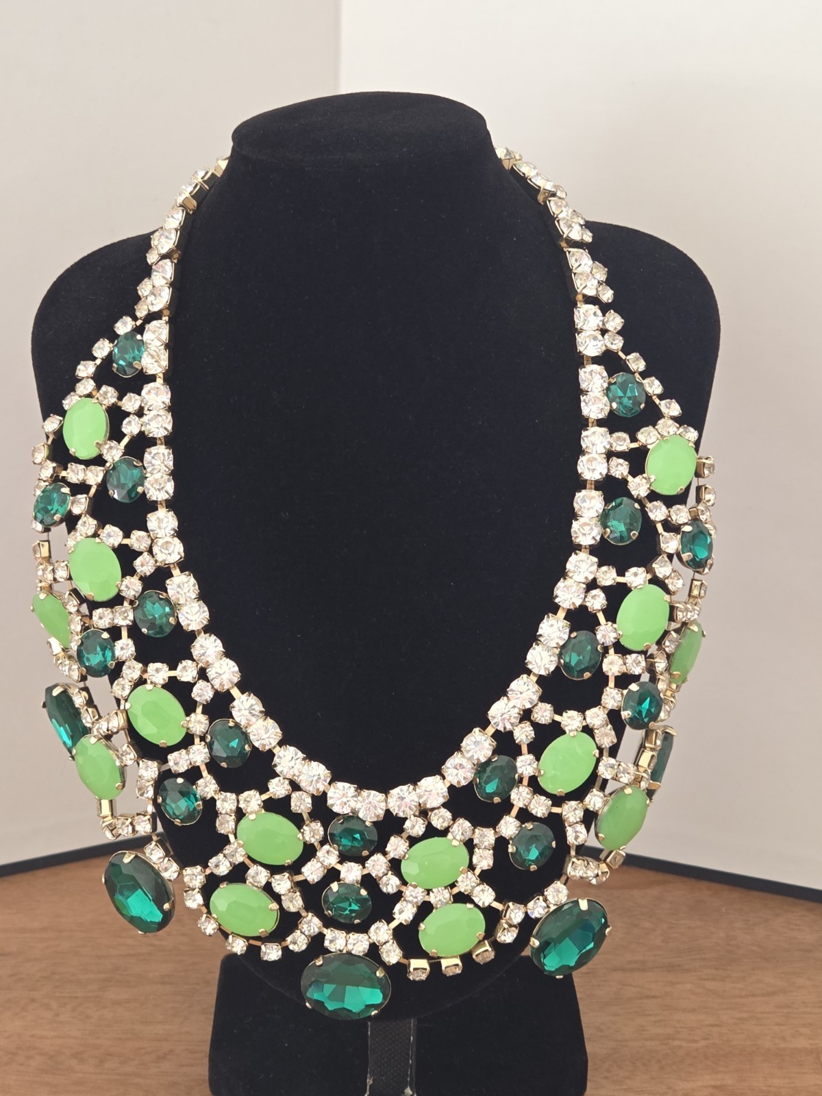 Statement Green Rhinestone Bib Necklace Gold Tone Crystal Lime Emerald NWT $128