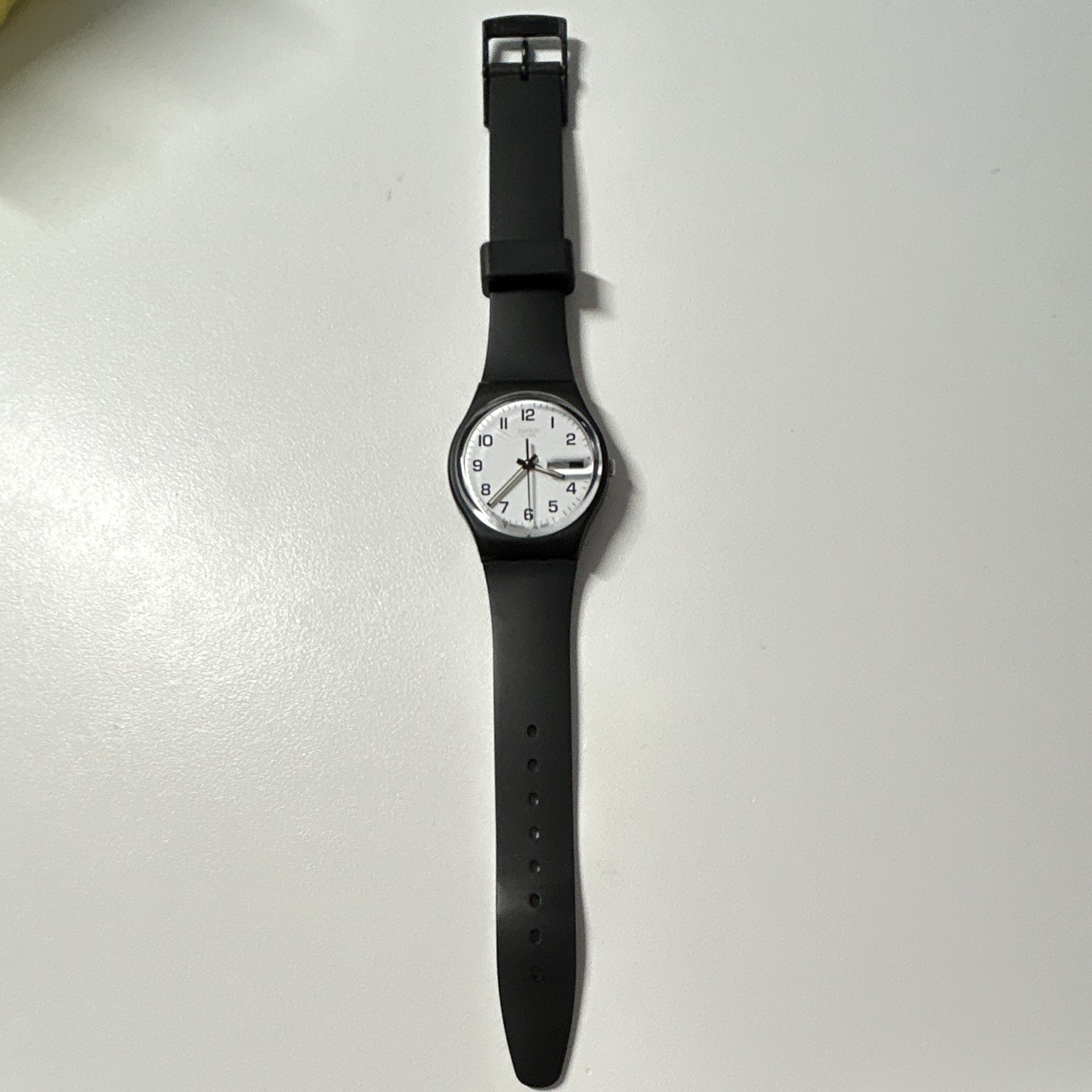 Swatch Quartz Day/Date Water-Resistant Black Plastic 34mm Watch 1994