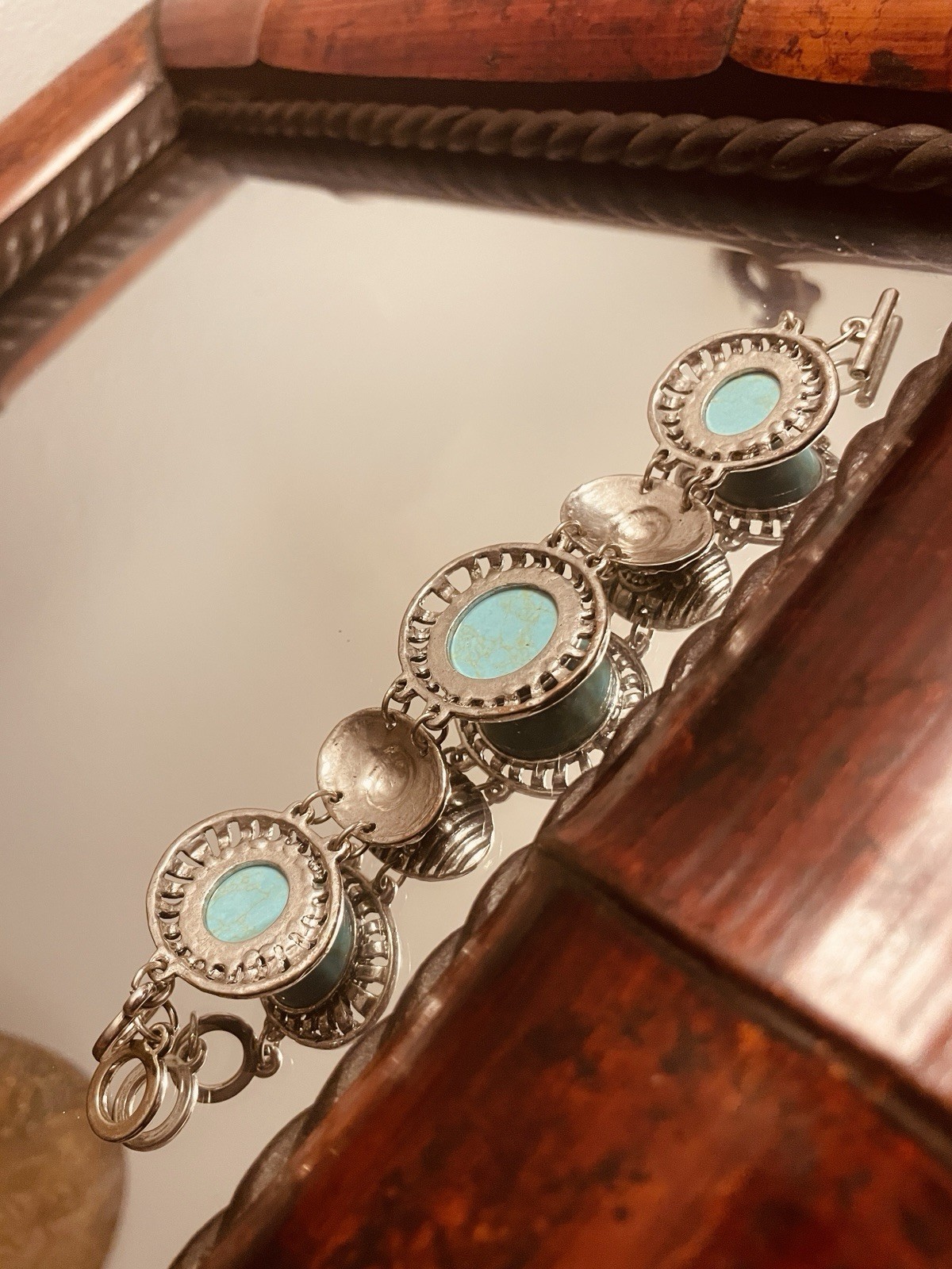 Silver Tone Link Bracelet Toggle Closure Oval Blue Turquoise Bezel-Set