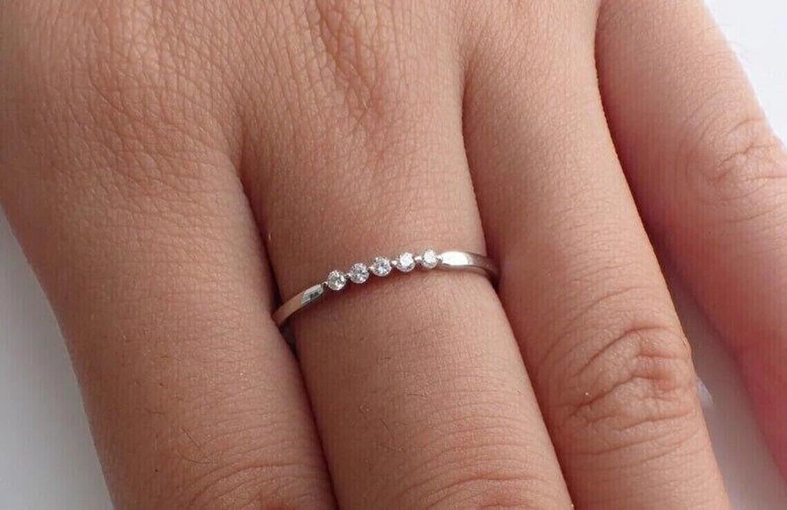 Round Cut Simulated Diamond Women’s Classic Promise Ring 14k White Gold Plated