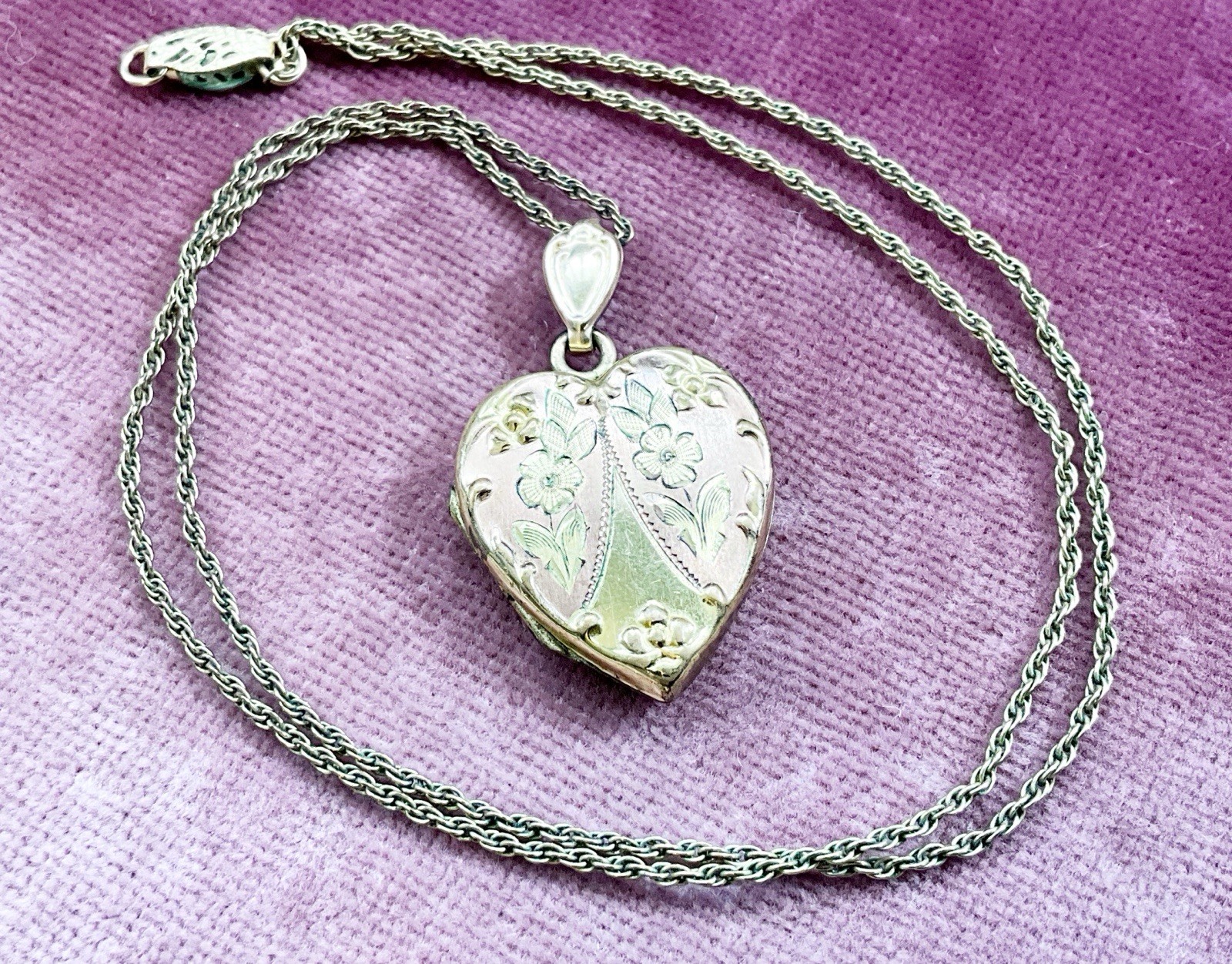 Antique Vtg. Multi Color Gold Filled Heart Locket Pendant Necklace with Flowers