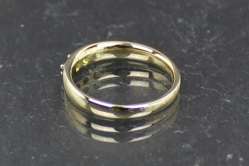Tsavorite Gold Ring in 375 Yellow Gold, 9 Carat, Tsavo, Kenya