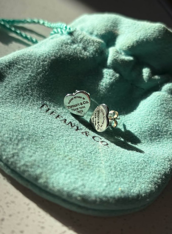Tiffany & Co. Return to Tiffany Heart Tag Stud Earrings 925 Sterling Silver