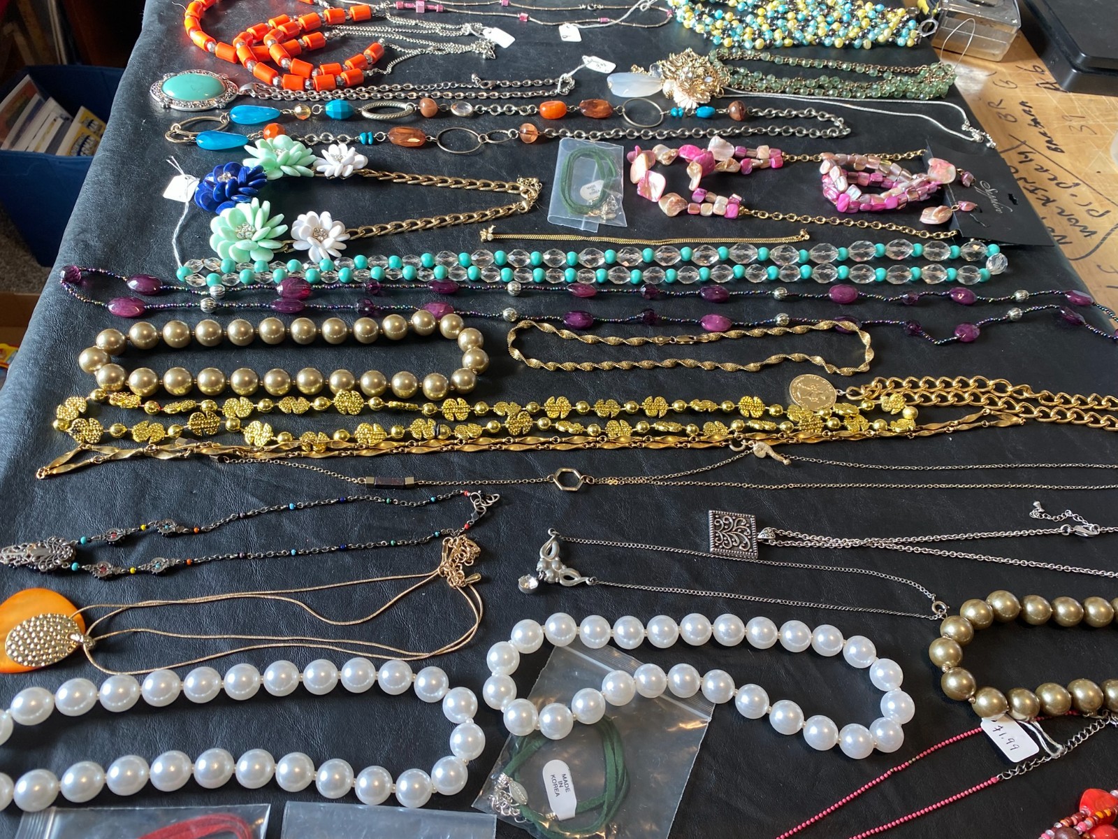 huge lot necklaces jewelry 50+ necklace beaded chain pendant etc. collection N2