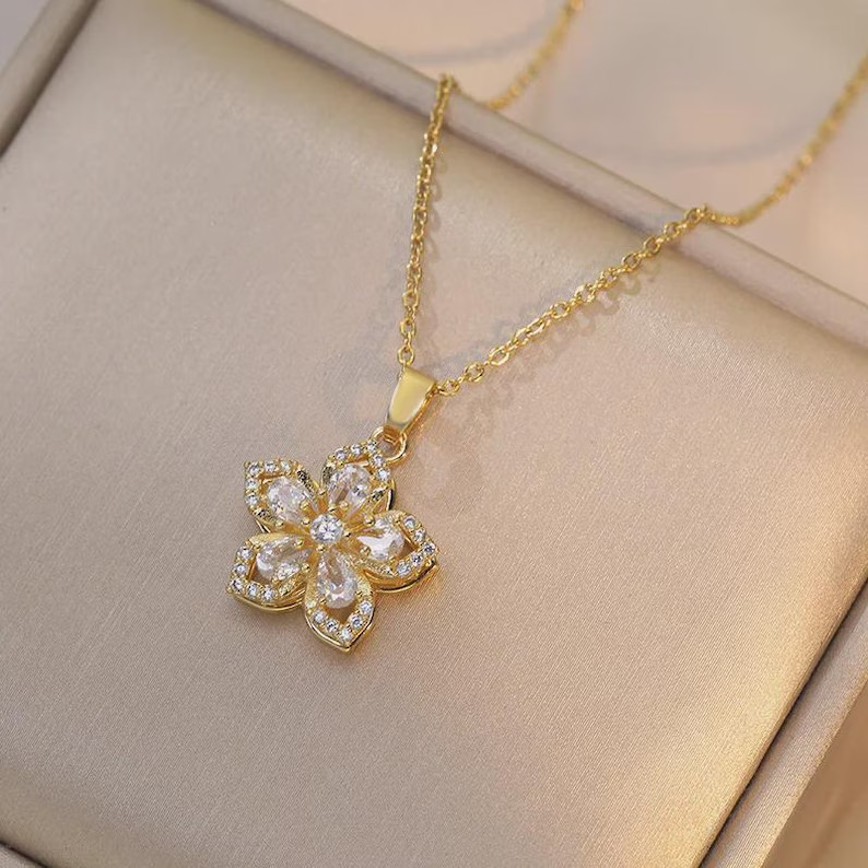 14K Yellow Gold Plated Women Rotating Flower Pendant 4 Ct Pear Simulated Diamond