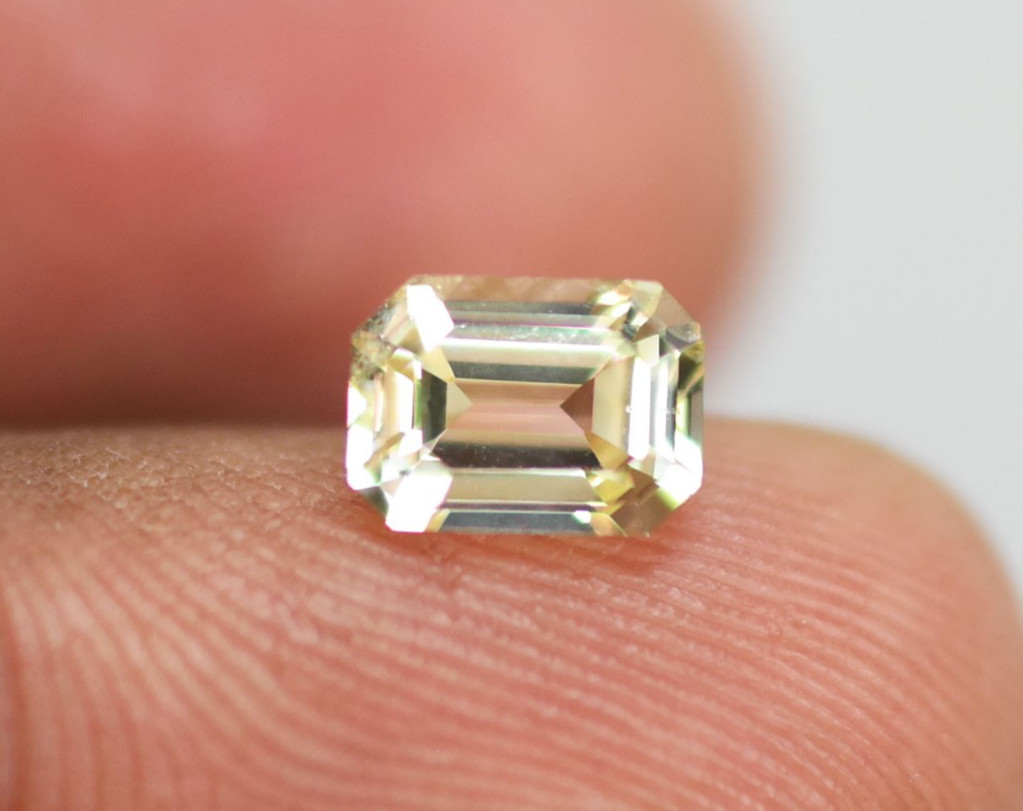 1.55ct Unheated Yellow Sapphire OCT 7x5mm Pastel Yellow 100% Genuine Sapphire