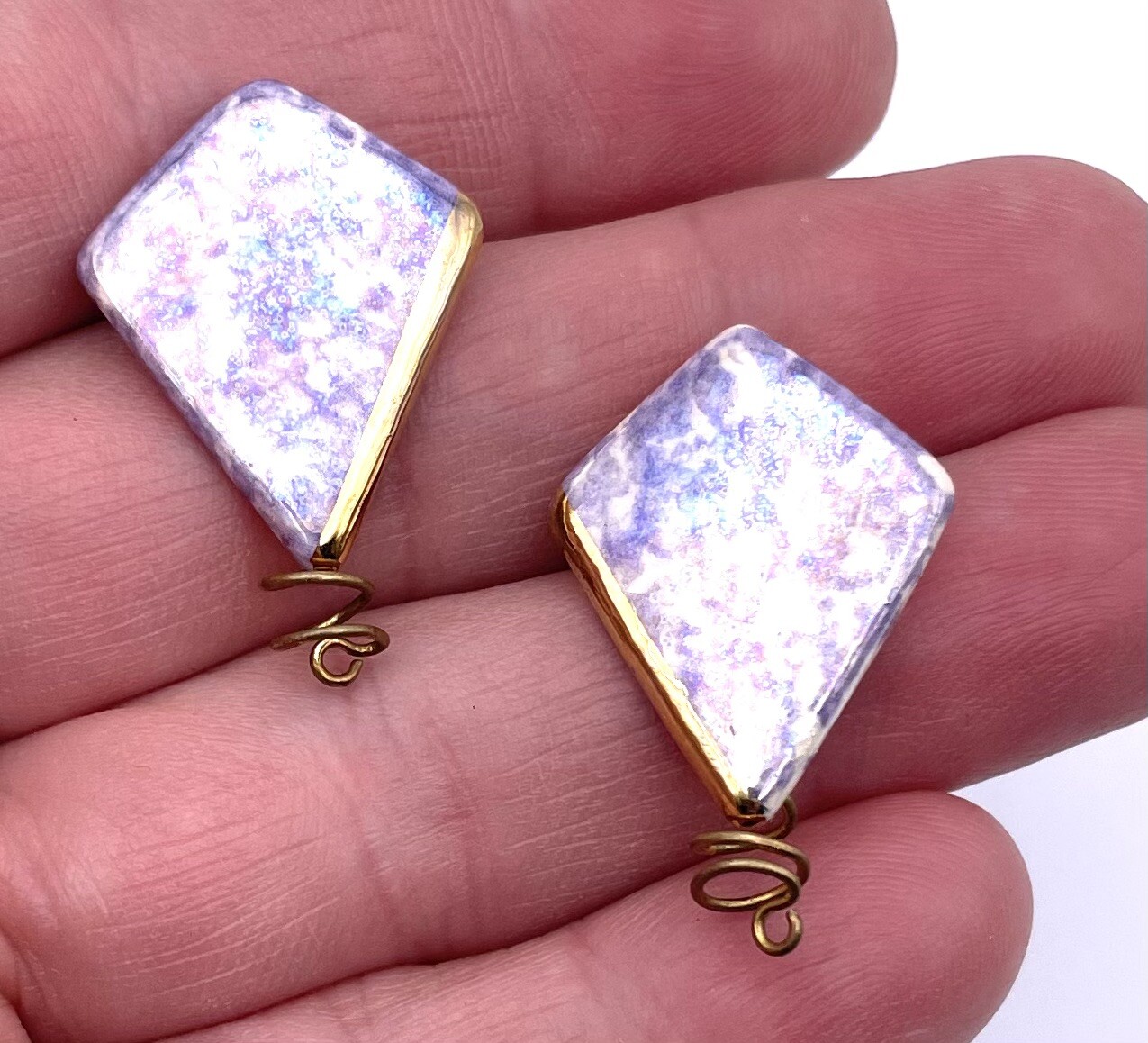 Kite Shaped Brooch & Earring Set VTG Handmade Porcelain Purple White & Gold