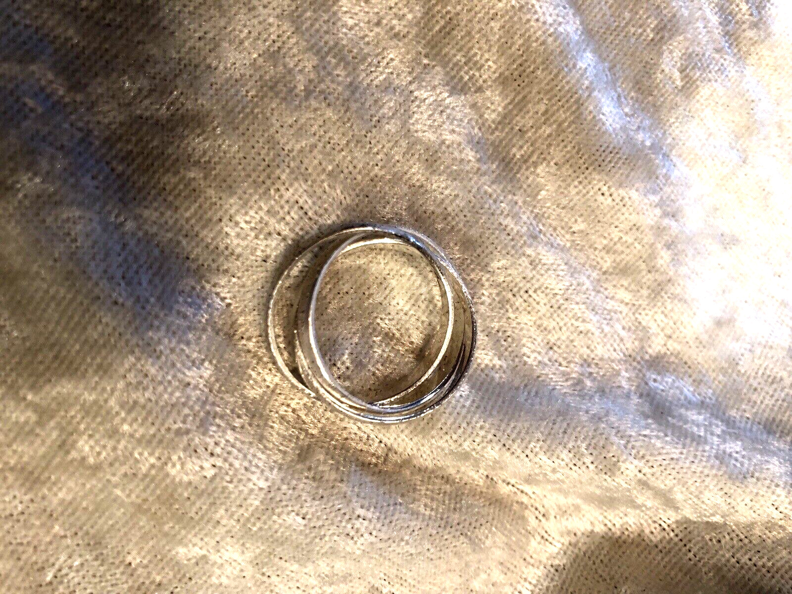 ULTRA FINE 950 SILVER TEXTURED ROLLING RINGS, SIZE 8 (M4563-24)