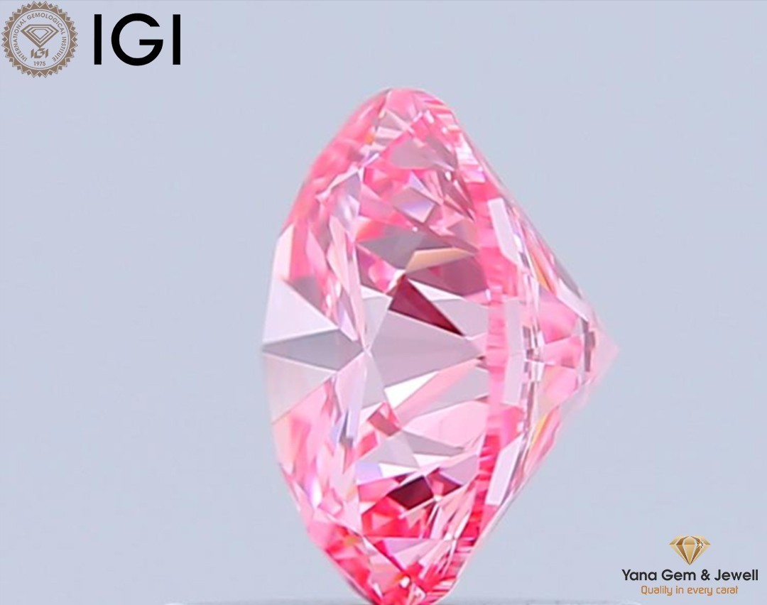 IGI Certified Vivid Pink VS1 Clarity 1.01 Carat CVD Lab Grown Round Cut Diamond