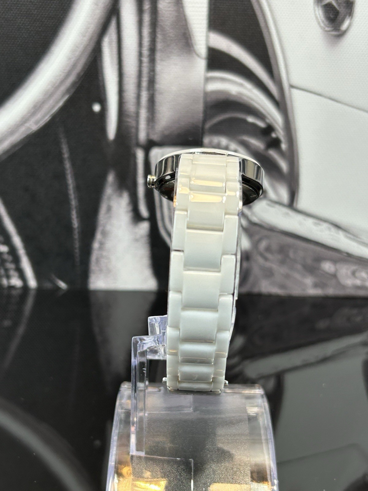 DKNY White Ceramic Watch NY4886 — Clean, Sleek, and Goat-Approved!
