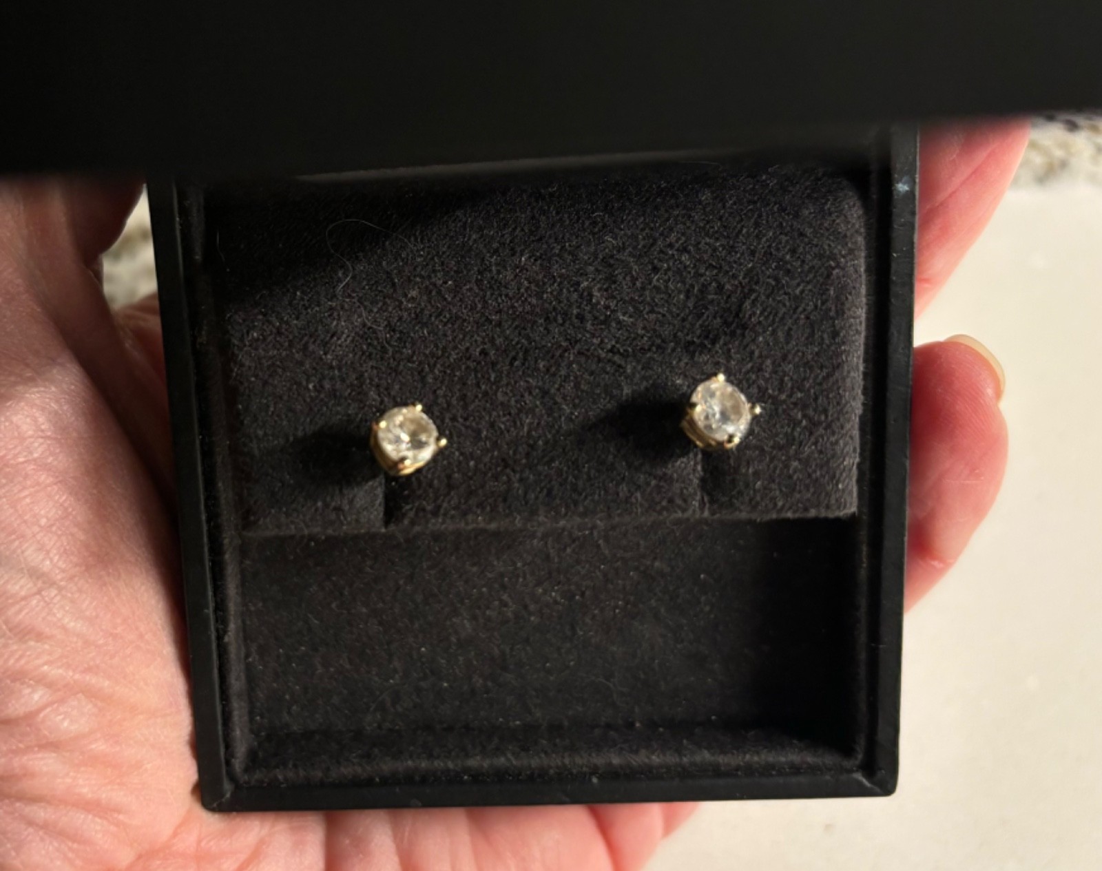 diamond earrings. 14k gold. 0.88 carats. Appraisal report included $1,850 value
