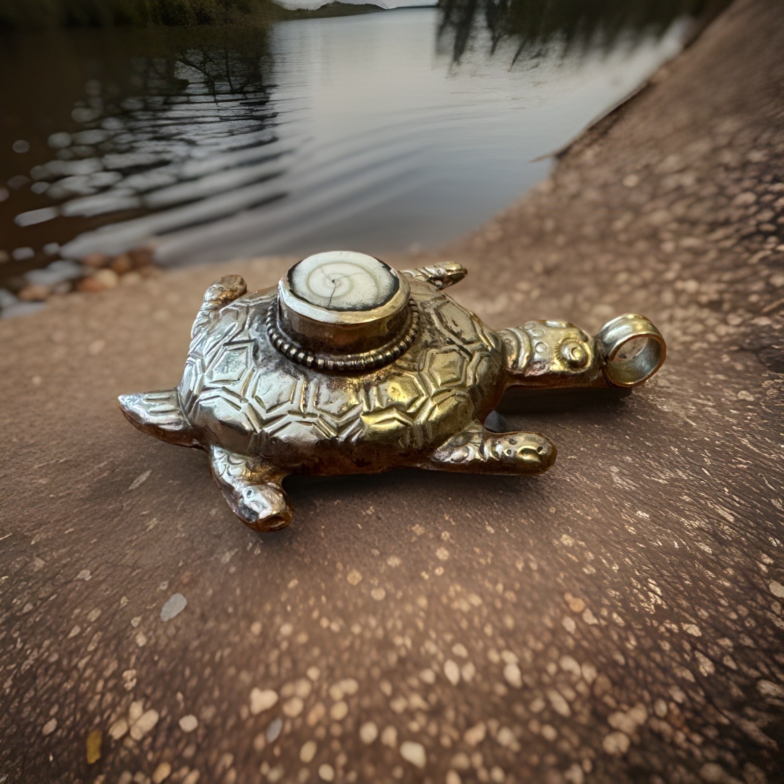 Vintage,Handcrafted Artisan Turtle Pendant Inlay Conch Set In Tibetan Silver 36g