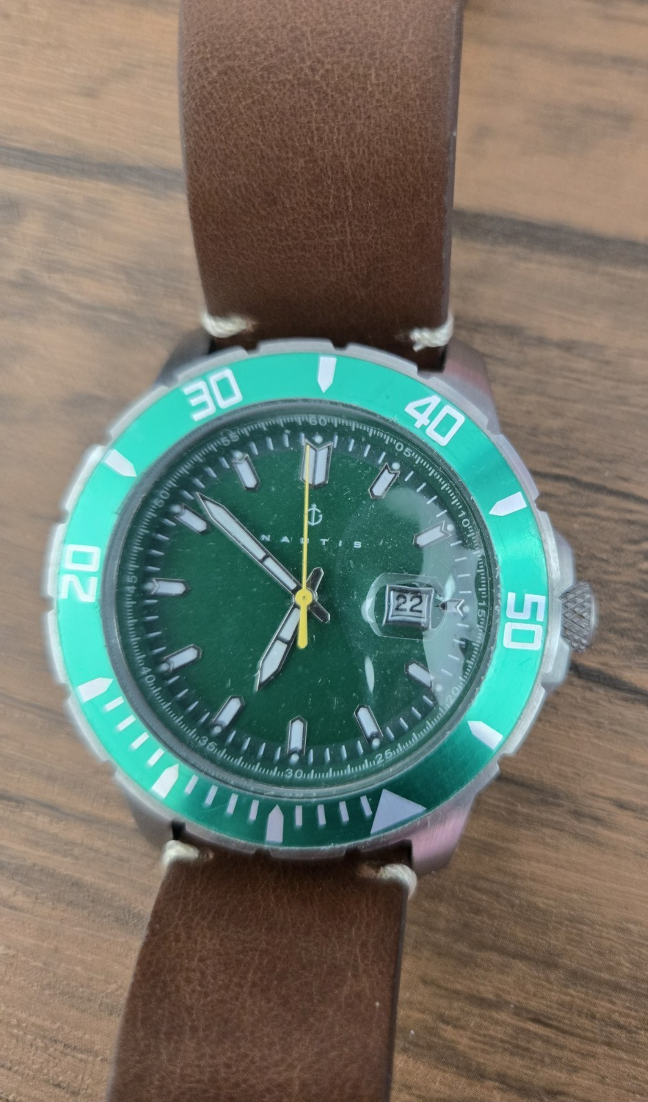 Nautis Dive Pro 200 Watch w Date 45 mm Green Bezel Dial Leather + AM Nylon Strap